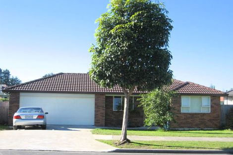 Photo of property in 12 Castlefinn Drive, Weymouth, Auckland, 2103