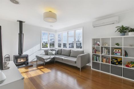 Photo of property in 1/10 Gladfield Lane, Te Atatu Peninsula, Auckland, 0610