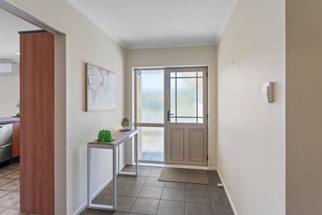 Photo of property in 5 Ashleigh Way, Waikanae Beach, Waikanae, 5036