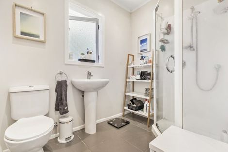 Photo of property in 1/33a Egremont Street, Belmont, Auckland, 0622