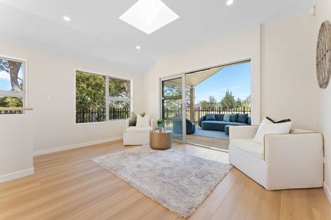 Photo of property in 43 Chamberlain Road, Massey, Auckland, 0614