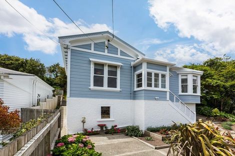 Photo of property in 12 Woburn Road, Northland, Wellington, 6012