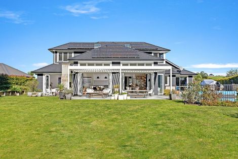 Photo of property in 32 Awanui Crescent, Matakana, 0985