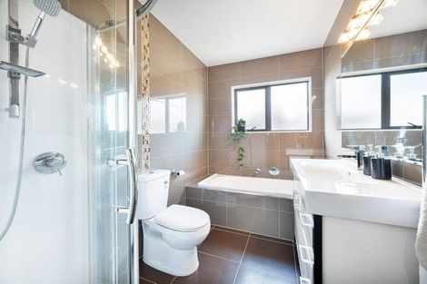 Photo of property in 2 Bangla Place, Massey, Auckland, 0614