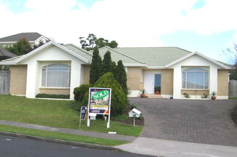 Photo of property in 17 Simmental Crescent, Somerville, Auckland, 2014