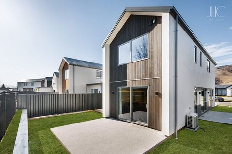 Photo of property in 30 Woods Crescent, Cromwell, 9310