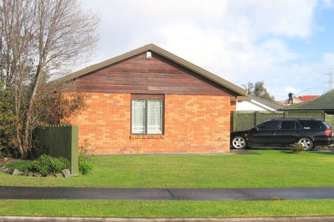 Photo of property in 2/5 Waylen Place, Burswood, Auckland, 2013