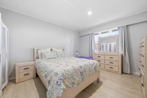 Photo of property in 25 Great South Road, Papatoetoe, Auckland, 2025