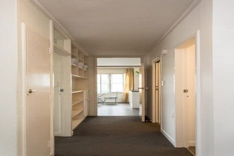 Photo of property in Newman Court Apartments, 2 Newman Terrace, Thorndon, Wellington, 6011