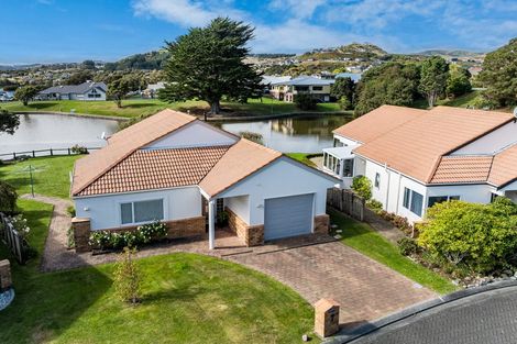Photo of property in 7 Lakeside Villas, Whitby, Porirua, 5024