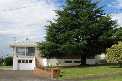 Photo of property in 5 Heath Avenue, Northcote, Auckland, 0627