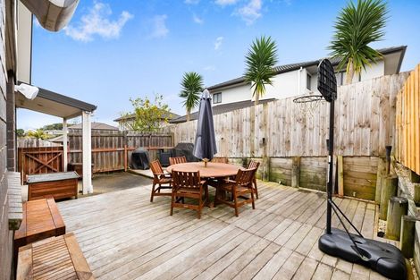 Photo of property in 18 Saralee Drive, Manurewa, Auckland, 2105