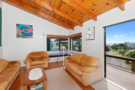 Photo of property in 25 Tapeka Road, Russell, 0202