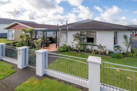 Photo of property in 20d Victoria Street, Hawera, 4610