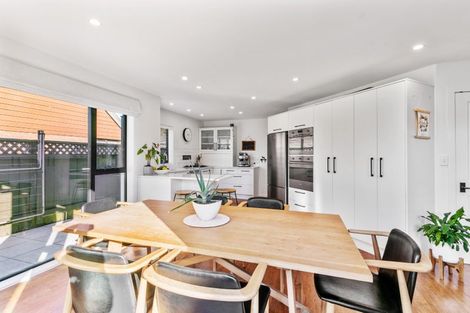 Photo of property in 17 Hinau Street, Woburn, Lower Hutt, 5010