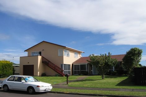 Photo of property in 22 Hedge Row, Sunnyhills, Auckland, 2010
