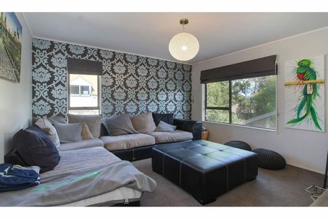 Photo of property in 2/2 Ceramco Place, Torbay, Auckland, 0630