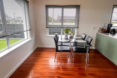 Photo of property in 16 Daniels Road, Redwood, Christchurch, 8051