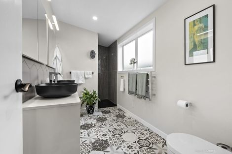 Photo of property in 11 Harbour Park Terrace, Khandallah, Wellington, 6035