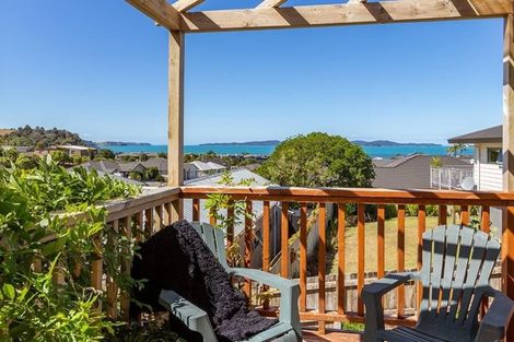 Photo of property in 4 Robinia Place, Snells Beach, 0920