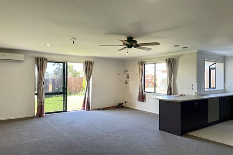 Photo of property in 1 Summerland Drive, Henderson, Auckland, 0612
