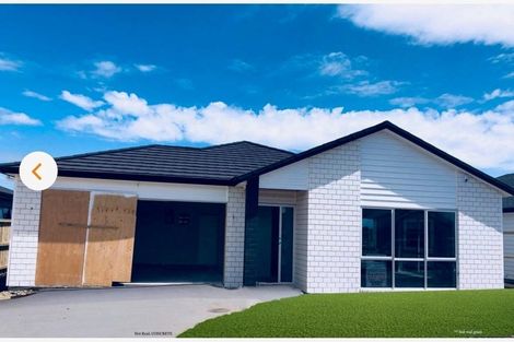 Photo of property in 28 Koroheke Road, Takanini, 2110