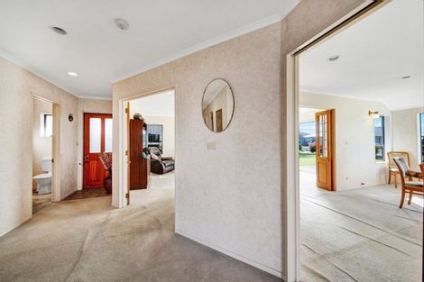 Photo of property in 10 Chatswood Grove, Fitzroy, New Plymouth, 4312