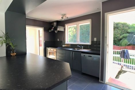 Photo of property in 49 Riverpark Crescent, Henderson, Auckland, 0610