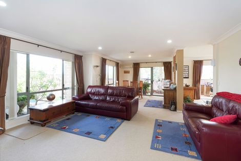 Photo of property in 27 Fergy Crescent, Wattle Downs, Auckland, 2103