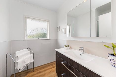 Photo of property in 121 Wallace Road, Mangere Bridge, Auckland, 2022