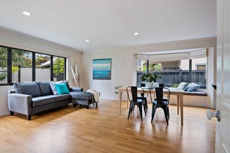 Photo of property in 31 Oakwood Grove, Eastern Beach, Auckland, 2012