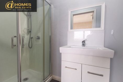 Photo of property in 13 Lavelle Road, Henderson, Auckland, 0612