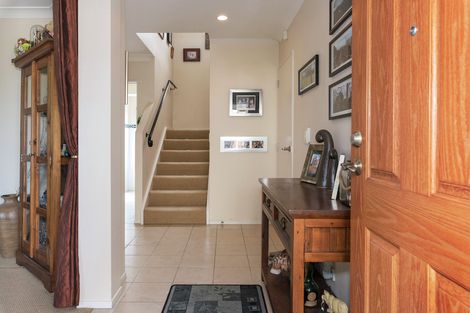 Photo of property in 27 Fergy Crescent, Wattle Downs, Auckland, 2103