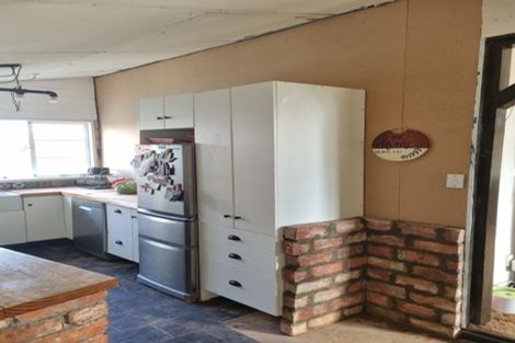 Photo of property in 150 Wirihana Road, Hawera, 4674