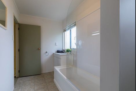 Photo of property in 2/3 Akehurst Avenue, New Lynn, Auckland, 0600