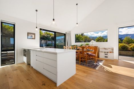 Photo of property in 11 Sarges Way, Lake Hawea, Wanaka, 9382