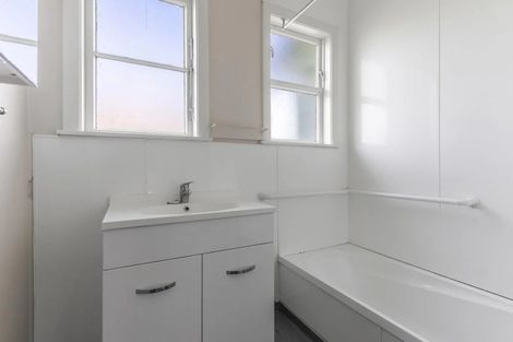 Photo of property in 48 Premier Avenue, Point Chevalier, Auckland, 1022