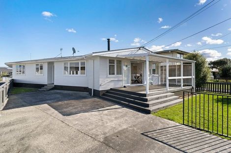 Photo of property in 24 Hill Crescent, Papakura, 2110