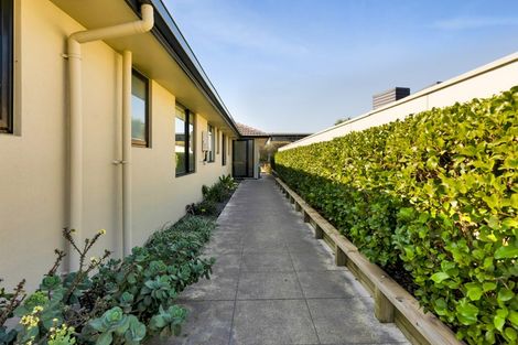 Photo of property in 49 Links Drive, Waiwhakaiho, New Plymouth, 4312