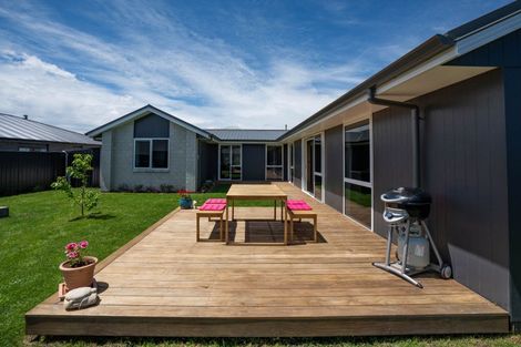 Photo of property in 9 Poroporo Way, Wharewaka, Taupo, 3330