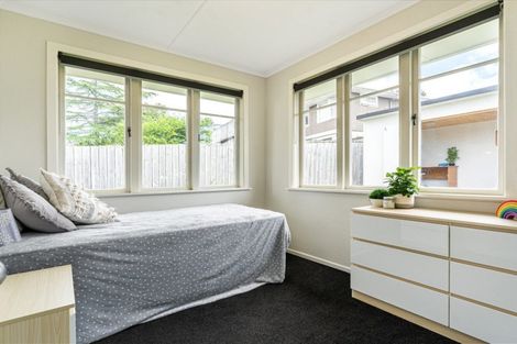 Photo of property in 22 Roberts Road, Te Atatu South, Auckland, 0610
