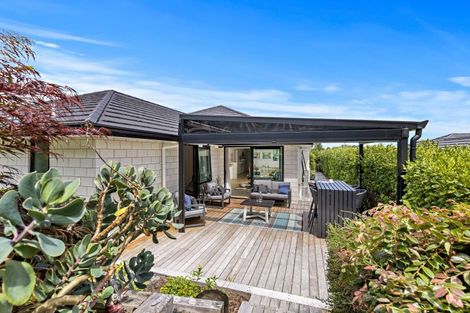 Photo of property in 22 Laly Haddon Place, Matakana, Warkworth, 0985