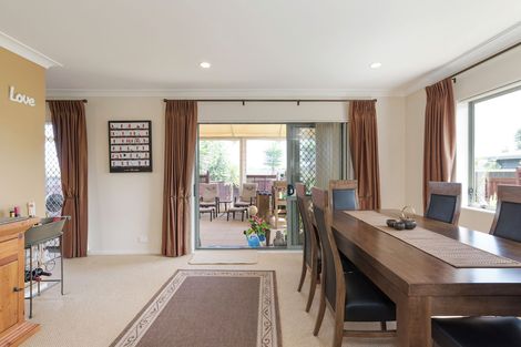 Photo of property in 27 Fergy Crescent, Wattle Downs, Auckland, 2103