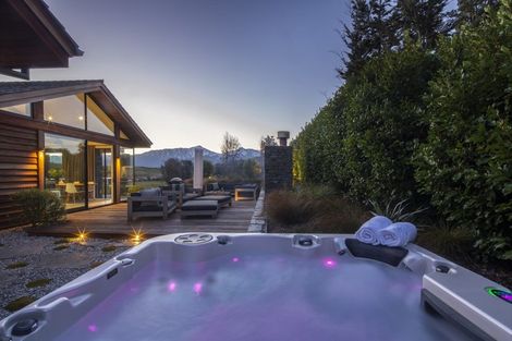 Photo of property in 8 Buckler Court, Jacks Point, Queenstown, 9371