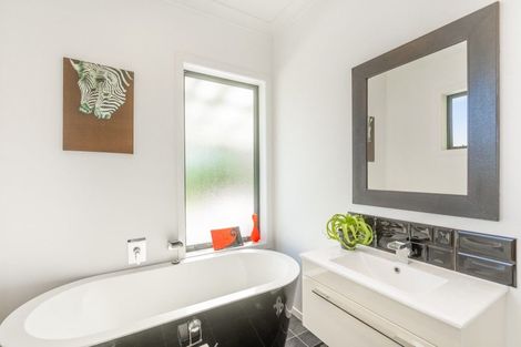 Photo of property in 19 Alexander Road, Raumati Beach, Paraparaumu, 5032