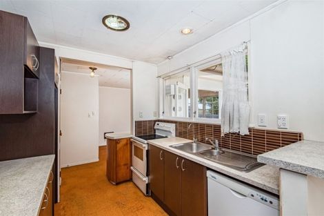 Photo of property in 61 Easton Park Parade, Glenfield, Auckland, 0629