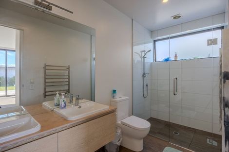 Photo of property in 18 Stackbrae Avenue, Wanaka, 9305