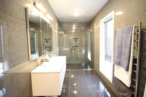 Photo of property in 24 Lewis Road, Springvale, Alexandra, 9393