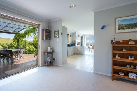 Photo of property in 16 Springlea Heights, Atawhai, Nelson, 7010