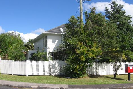 Photo of property in 40 Strid Road, Te Atatu South, Auckland, 0610